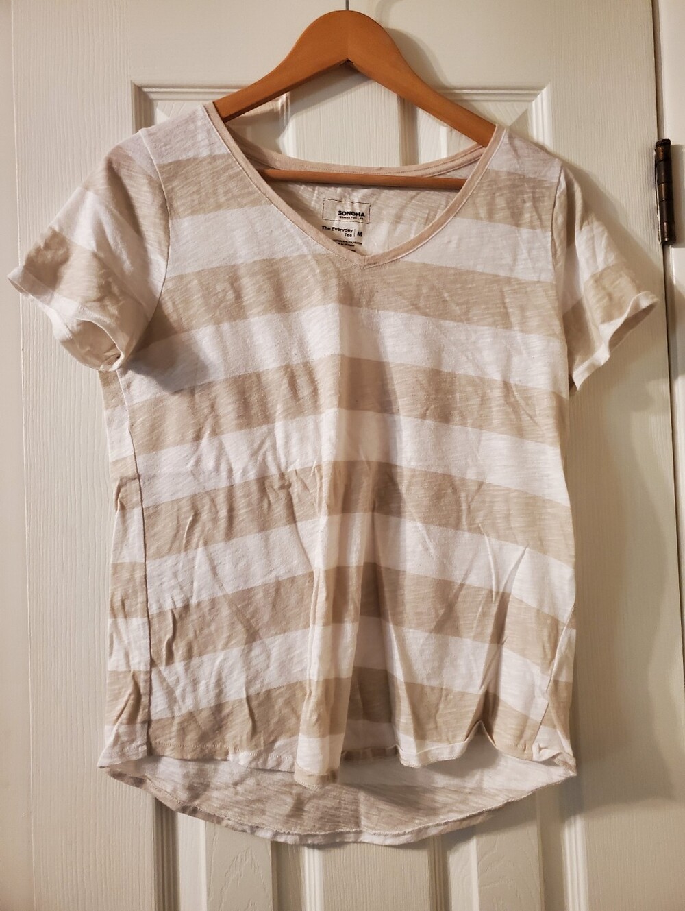 Sonoma Beige and White Striped V-Neck Short Sleeve Medium Preowned